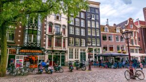 Read more about the article Exploring Amsterdam: A Guide to Getting Around the City